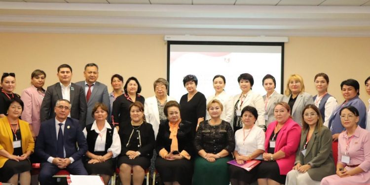 ҚАРАТАУ АУДАНЫНДА ОТБАСЫЛЫҚ ҚҰНДЫЛҚТАРДЫ НАСИХАТТАУҒА БАҒЫТТАЛҒАН ДӘСТҮРЛІ ФОРУМ ӨТТІ