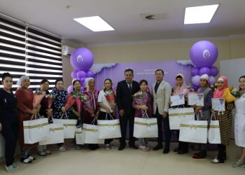 АУДАН БАСШЫСЫ ПЕРЗЕНТХАНАДА АНАЛАРДЫ ҚҰТТЫҚТАДЫ