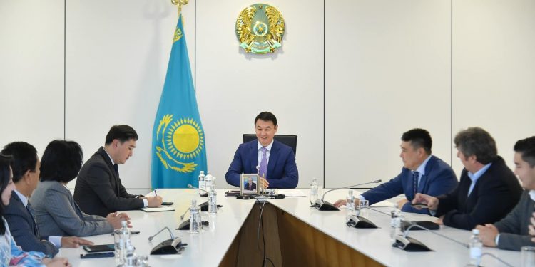 ДАРХАН САТЫБАЛДЫ ТҮРКІТІЛДЕС МЕМЛЕКЕТТЕРДІҢ БАҚ ӨКІЛДЕРІМЕН КЕЗДЕСТІ