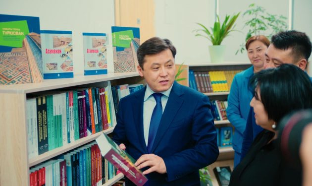 ТҮРКІСТАН ОБЛЫСЫНЫҢ ӘКІМДІГІНДЕ КІТАПХАНА АШЫЛДЫ