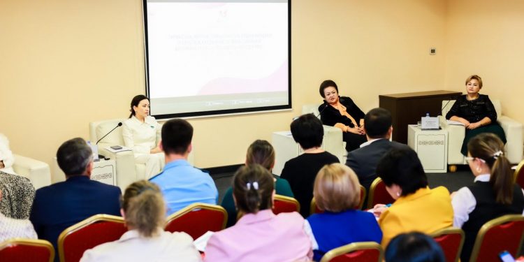 ФОРУМДА ОТБАСЫ ҚҰНДЫЛЫҚТАРЫ МЕН ҚОҒАМДАҒЫ ӘЙЕЛДЕР РӨЛІ ТАЛҚЫЛАНДЫ