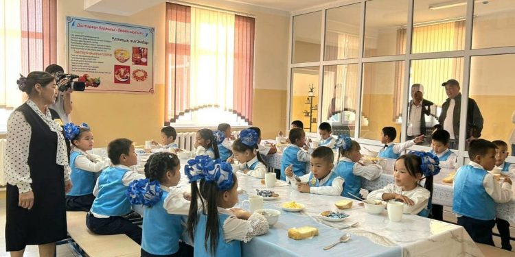 ТҮРКІСТАН: ЖЕТІСАЙДА 300 ОРЫНДЫҚ ЖАҢА МЕКТЕП ПАЙДАЛАНУҒА БЕРІЛДІ