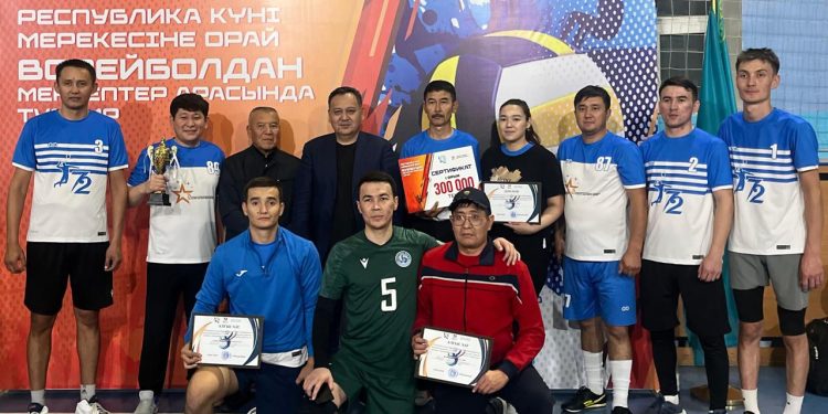 ВОЛЕЙБОЛДАН ҚАРАТАУ АУДАНЫ МЕКТЕПТЕРІ АРАСЫНДА ТУРНИР ӨТТІ