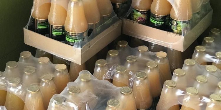 ТҮРКІСТАН: ҚАЗЫҒҰРТТА ТӘУЛІГІНЕ 4 500 ЛИТР ТАБИҒИ ШЫРЫН ӨНДІРІЛЕДІ