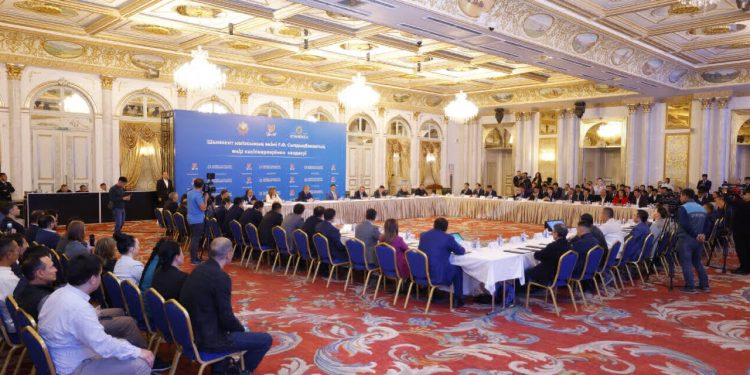 Шымкент қаласының әкімі кәсіпкерлермен кездесті