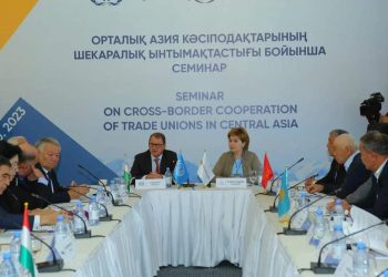 ОРТАЛЫҚ АЗИЯ КӘСІПОДАҚТАРЫ ЕҢБЕК МИГРАНТТАРЫНЫҢ МӘСЕЛЕЛЕРІН ШЕШУ БОЙЫНША ҰСЫНЫСТАРДЫ ТАЛҚЫЛАЙДЫ