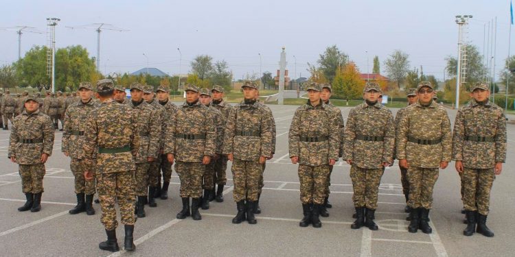 Шымкентте жас сарбаздар әскерге бейімделуде