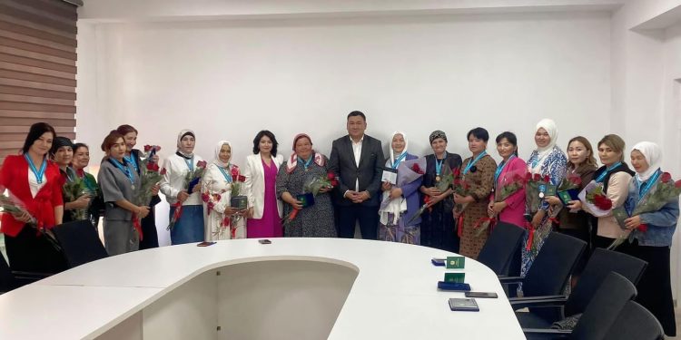 ТҮРКІСТАН: САУРАНДА БАТЫР АНАЛАР МАРАПАТТАЛДЫ