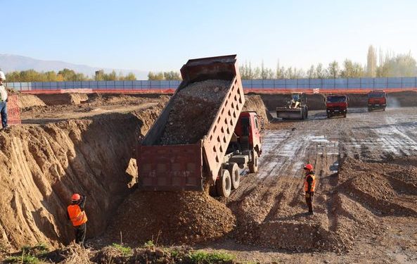 ТҮРКІСТАН: ТӨЛЕБИДЕ «ЖАЙЛЫ МЕКТЕП» ЖОБАСЫ АЯСЫНДА ҮШ МЕКТЕПТІҢ ҚҰРЫЛЫСЫ БАСТАЛДЫ