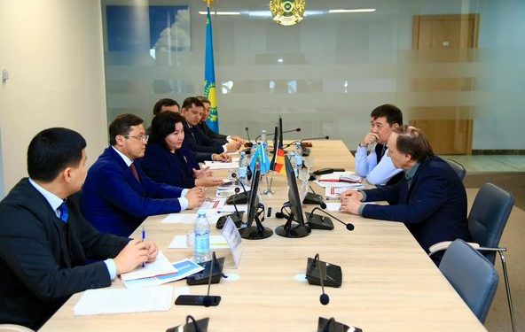 ТҮРКІСТАНДА УНИВЕРСИТЕТ АШУ АЛҒЫШАРТТАРЫ ТАЛҚЫЛАНДЫ
