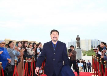 ТҮРКІСТАНДА «RAIYMBEK» І РЕСПУБЛИКАЛЫҚ ТЕАТР ФЕСТИВАЛІ БАСТАЛДЫ