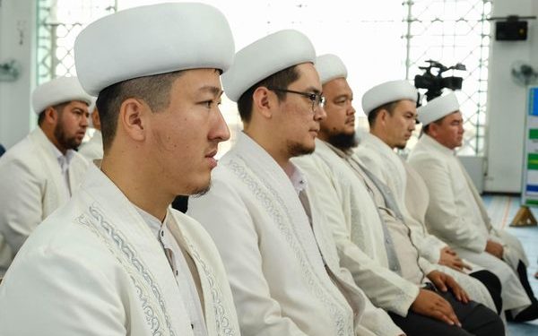 ТҮРКІСТАН ОБЛЫСЫНЫҢ ДІНИ МЕКЕМЕЛЕРІНЕ ҚҰРАН КІТАПТАРЫ ТАПСЫРЫЛДЫ