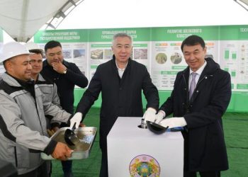 ТҮРКІСТАН ОБЛЫСЫНДА 4 МЫҢ ТОННА КӨКӨНІС САҚТАЙТЫН ҚОЙМАНЫҢ ҚҰРЫЛЫСЫ ЖҮРІП ЖАТЫР