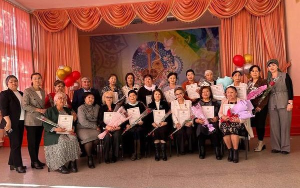 АРДАГЕР ҰСТАЗДАРҒА ҚҰРМЕТ КӨРСЕТІЛДІ