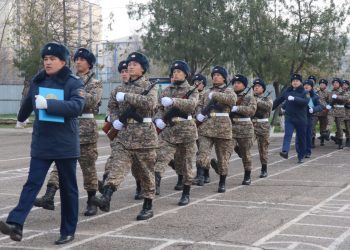 Шымкентте Әуе шабуылына қарсы қорғаныс бригадасының әскерге шақырылушылары ант қабылдады