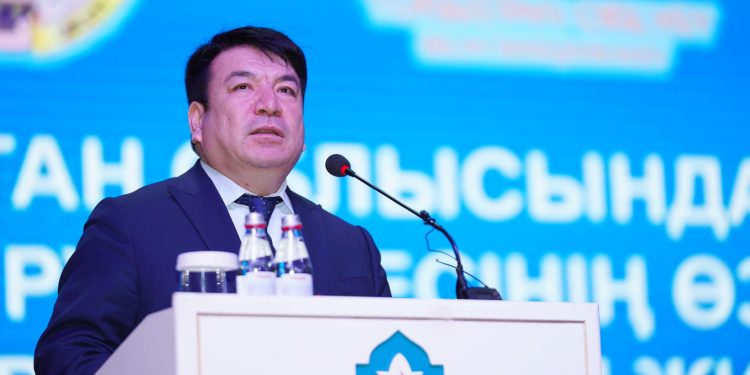 ТҮРКІСТАНДА ҚР ОҚУ-АҒАРТУ МИНИСТРІНІҢ ҚАТЫСУЫМЕН БІЛІМ САЛАСЫНДАҒЫ ӨЗЕКТІ МӘСЕЛЕЛЕР ТАЛҚЫЛАНДЫ