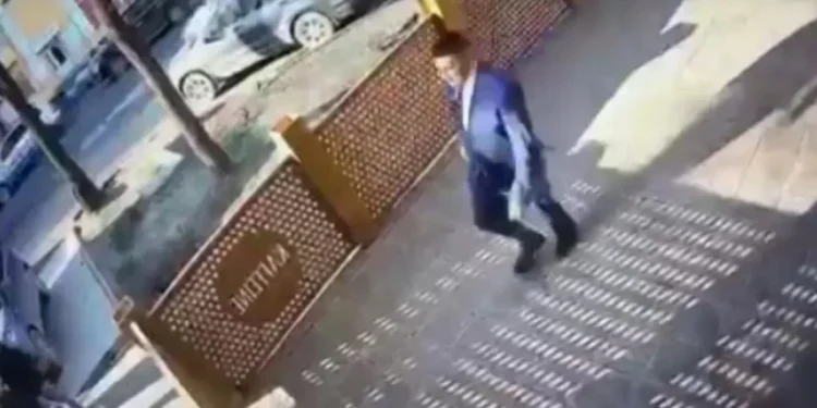 «Екі достың көзін құрту үшін көмек сұраған»: Қырғыз президенті терезеден секіріп қашып кеткен депутат туралы айтты