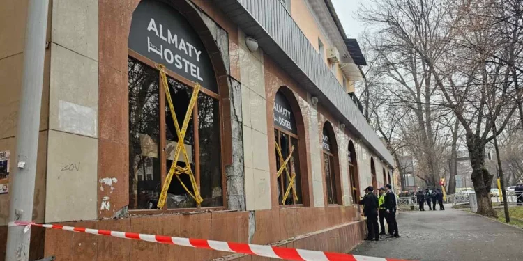 1 адам күдікті деп танылған: Прокуратура «Almaty» хостелінде 13 адамның өмірін қиған өртке қатысты тергеу қалай жүріп жатқанын айтты