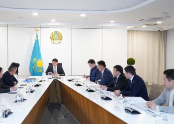 ТҮРКІСТАН ОБЛЫСЫНДА ЖҮЗІМ ШАРУАШЫЛЫҒЫН ДАМЫТУ ЖОЛДАРЫ ТАЛҚЫЛАНДЫ