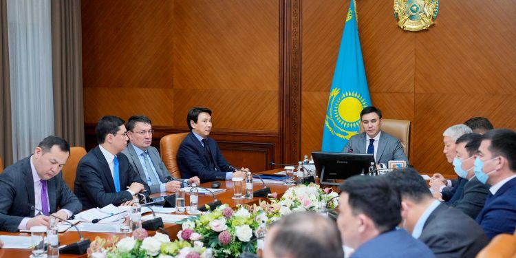 ТҰРАН АУДАНЫ МЕН iKOMEK ОРТАЛЫҒЫНЫҢ ӨЗЕКТІ МӘСЕЛЕЛЕРІ ТАЛҚЫЛАНДЫ