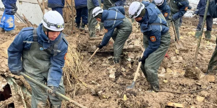 Алматыдағы лай көшкіні: Құтқарушылар барлық төрт адамның мәйітін тапты