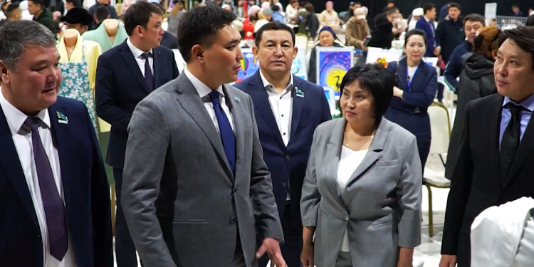 ШЫМКЕНТ: ҚАЙТАРЫМСЫЗ ГРАНТ ИЕЛЕРІ ӨНІМДЕРІНІҢ ЖӘРМЕҢКЕСІ ӨТТІ