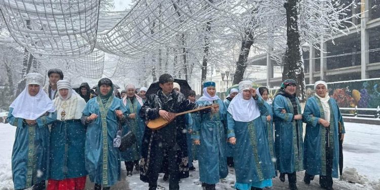 АҚСАҚАЛДАРДЫҢ АҚ БАТАСЫН АЛДЫ