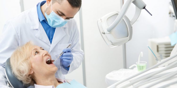 Депутат қазақстандық көпбалалы аналардың тісін тегін емдеуді ұсынды