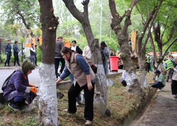 ШЫМКЕНТТЕ “ӨТКЕНГЕ ҚҰРМЕТ — БҮГІНГІ МІНДЕТ” ТАЗАЛЫҚ АКЦИЯСЫ ӨТТІ