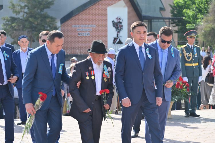 ШЫМКЕНТ: ЖЕҢІСТІ ЖАҚЫНДАТҚАНДАРҒА ПӘТЕР КІЛТІ БЕРІЛДІ