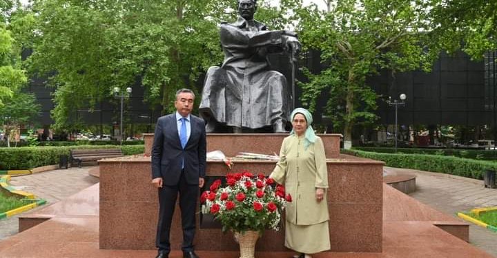 ДӘСТҮРДІ ДӘРІПТЕГЕН ЕЛ АНАСЫ