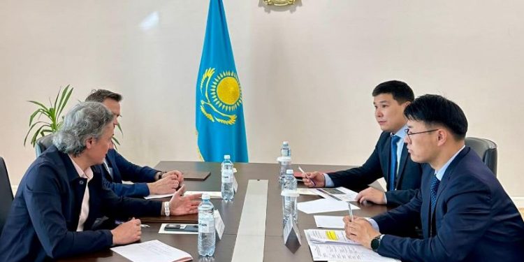 Түркістан: аппарат басшысы Beeline компаниясының өкілдерімен кездесті