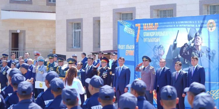 ТҮРКІСТАНДА ОТАН ҚОРҒАУШЫЛАР КҮНІ АТАЛЫП ӨТТІ