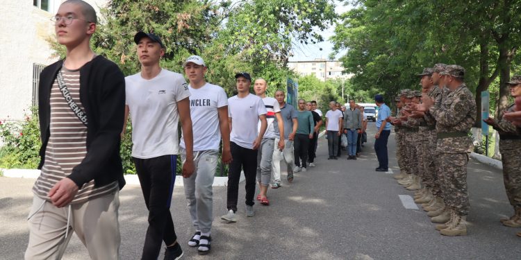 Әуе шабуылынан қорғаныс бригадасына жас сарбаздар келді
