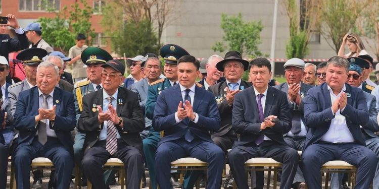 ШЫМКЕНТТЕ ОТАН ҚОРҒАУШЫЛАР ЖӘНЕ ҰЛЫ ЖЕҢІС КҮНІНЕ АРНАЛҒАН САЛТАНАТТЫ ЖИЫН ӨТТІ