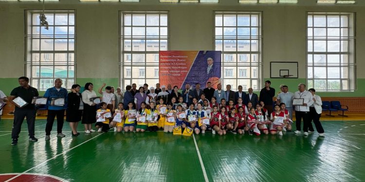 ШЫМКЕНТ: Баскетболдан мектепте жасөспірімдер арасында турнир өтті