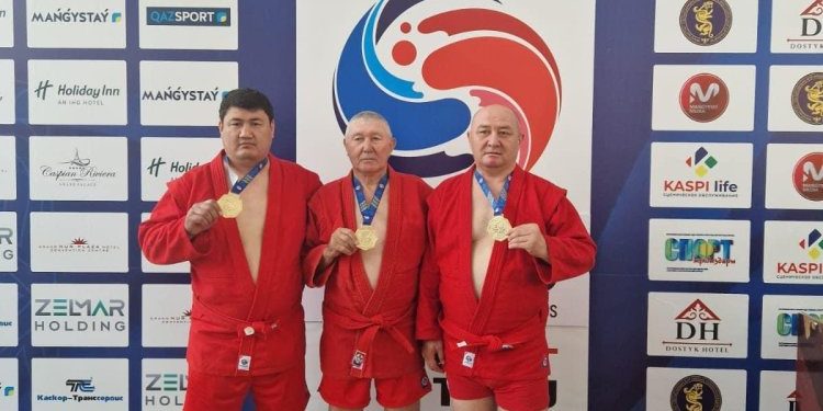 Түркістандық депутат пен профессор халықаралық сайыста чемпион атанды