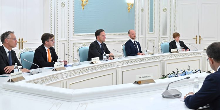 Мемлекет басшысы Нидерланд Корольдігінің Премьер-министрі Марк Рюттемен кездесті
