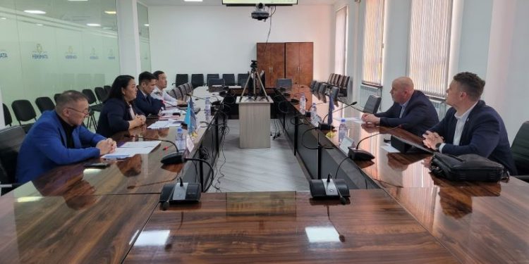​Венгрия Бас Консулы кәсіпкерлер палатасының жетекшілігімен жүздесті