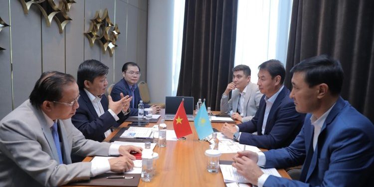 ДАРХАН САТЫБАЛДЫ SOVICO GROUP БАСҚАРМА ТӨРАҒАСЫМЕН КЕЗДЕСТІ