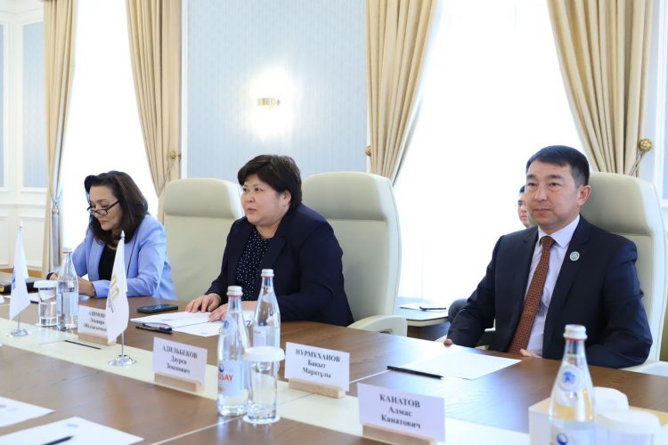 ПАРЛАМЕНТАРИЗМ ИНСТИТУТЫ МЕН  ҚР КОНСТИТУЦИЯЛЫҚ СОТЫ ІСКЕРЛІК ЫНТЫМАҚТАСТЫҚ ТУРАЛЫ КЕЛІСІМ ЖАСАДЫ