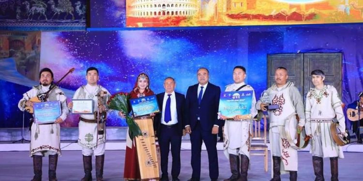САРЫАҒАШ: АУДАН БАСШЫСЫ БЕЛАРУСИЯДАН ХАЛЫҚАРАЛЫҚ  МУЗЫКА ФЕСТИВАЛІНІҢ ЖЕҢІМПАЗДАРЫН  АРНАЙЫ ҚҰТТЫҚТАДЫ 