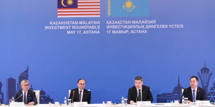 Қазақстан-Малайзия инвестициялық дөңгелек үстелі: бірлескен жобалар туралы келісімдерге қол қойылды