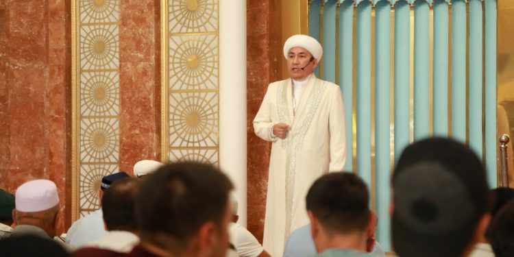 ШЫМКЕНТ ҚАЛАСЫНЫҢ ОРТАЛЫҚ МЕШІТІНДЕ АЙТ НАМАЗЫ ОҚЫЛДЫ