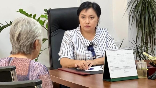 ШЫМКЕНТ: жұмыспен қамту және әлеуметтік қорғау басқармасының басшысы қабылдау өткізді