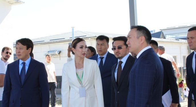 Цифрлық даму министрі Жаслан Мадиев Шымкенттегі ХҚКО және мамандандырылған ХҚКО-ны аралады