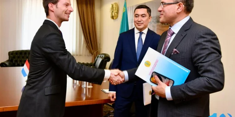 Қазақстан мен Люксембург сыртқы істер министрліктері саяси консультациялар өткізді