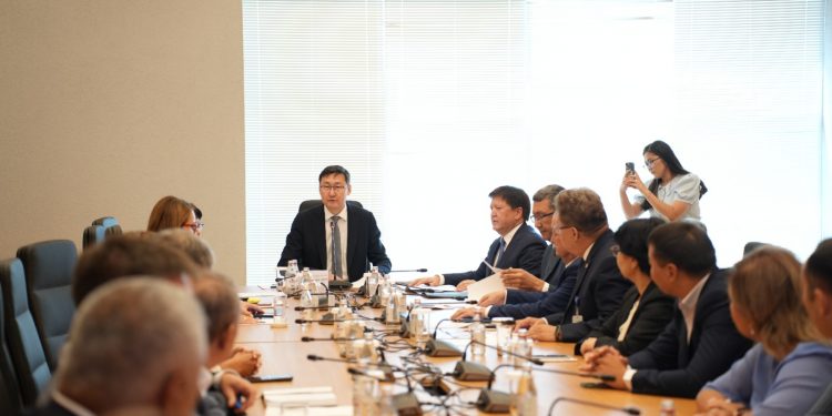 ТҮРКІСТАН ОБЛЫСЫНА ҚР ДЕНСАУЛЫҚ САҚТАУ БІРІНШІ ВИЦЕ-МИНИСТРІ ІССАПАРМЕН КЕЛДІ