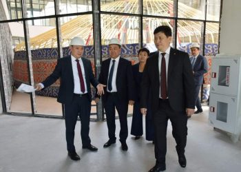 ОЗНАКОМИЛИСЬ СО СТРОИТЕЛЬСТВОМ ДОМА ДРУЖБЫ В ТУРКЕСТАНЕ