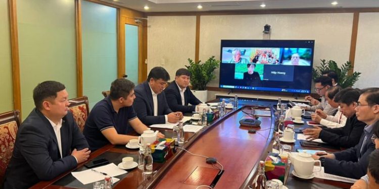 Түркістандық делегация Вьетнамда келіссөз жүргізді
